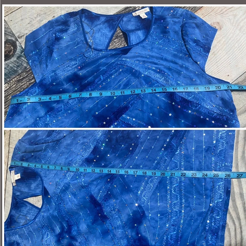 WOMENS TOP BLUE / SEQUINS 
By 3 ESTABLISHED 1962 
SIZE XL 

COLR 
BLUE - Picture 10 of 12